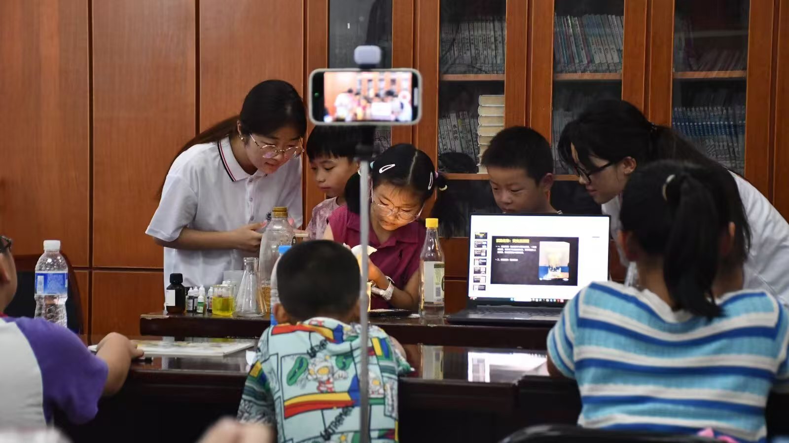 �����W(xu��)Ժ��퍂����ǻ���(sh��)�`�F(tu��n)�������л����(zh��n)�����l(xi��ng)�o(j��)��(sh��)